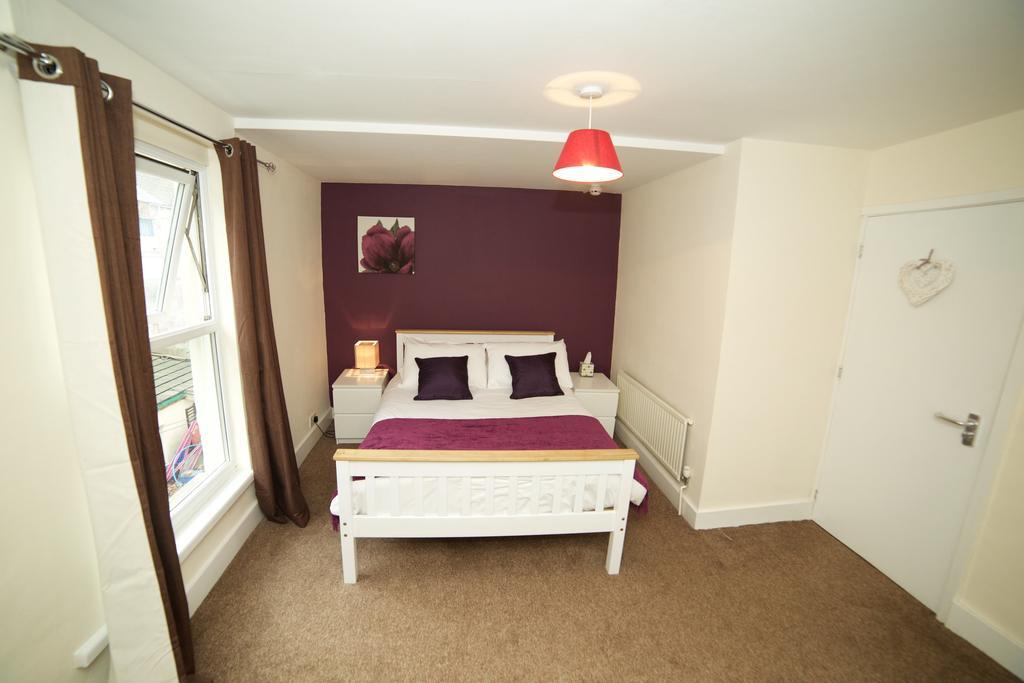 Bristol Serviced Lets - 152/154 Bath Road Camera foto